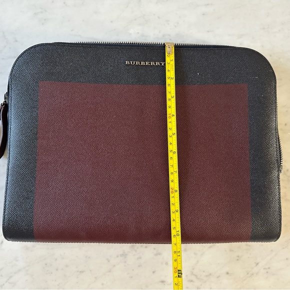 Burberry Zip Pouch / laptop sleeve - Picture 3 of 11